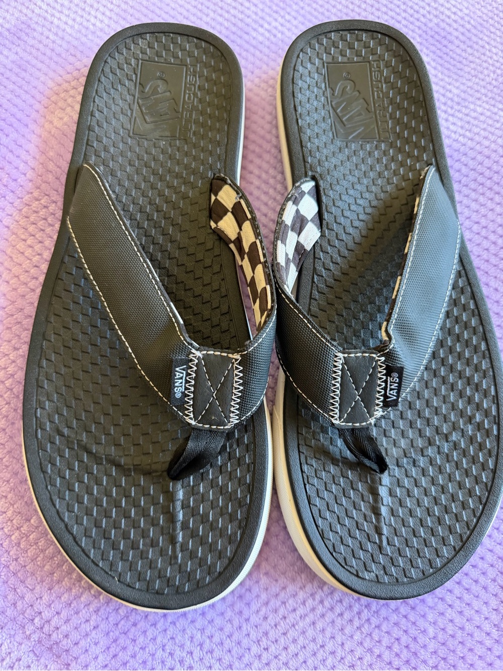 Vans Men’s Black Flip Flop Sandals with Checker Accent size12